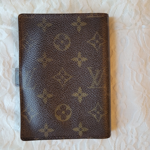 Louis Vuitton Monogram Agenda - Picture 2 of 10